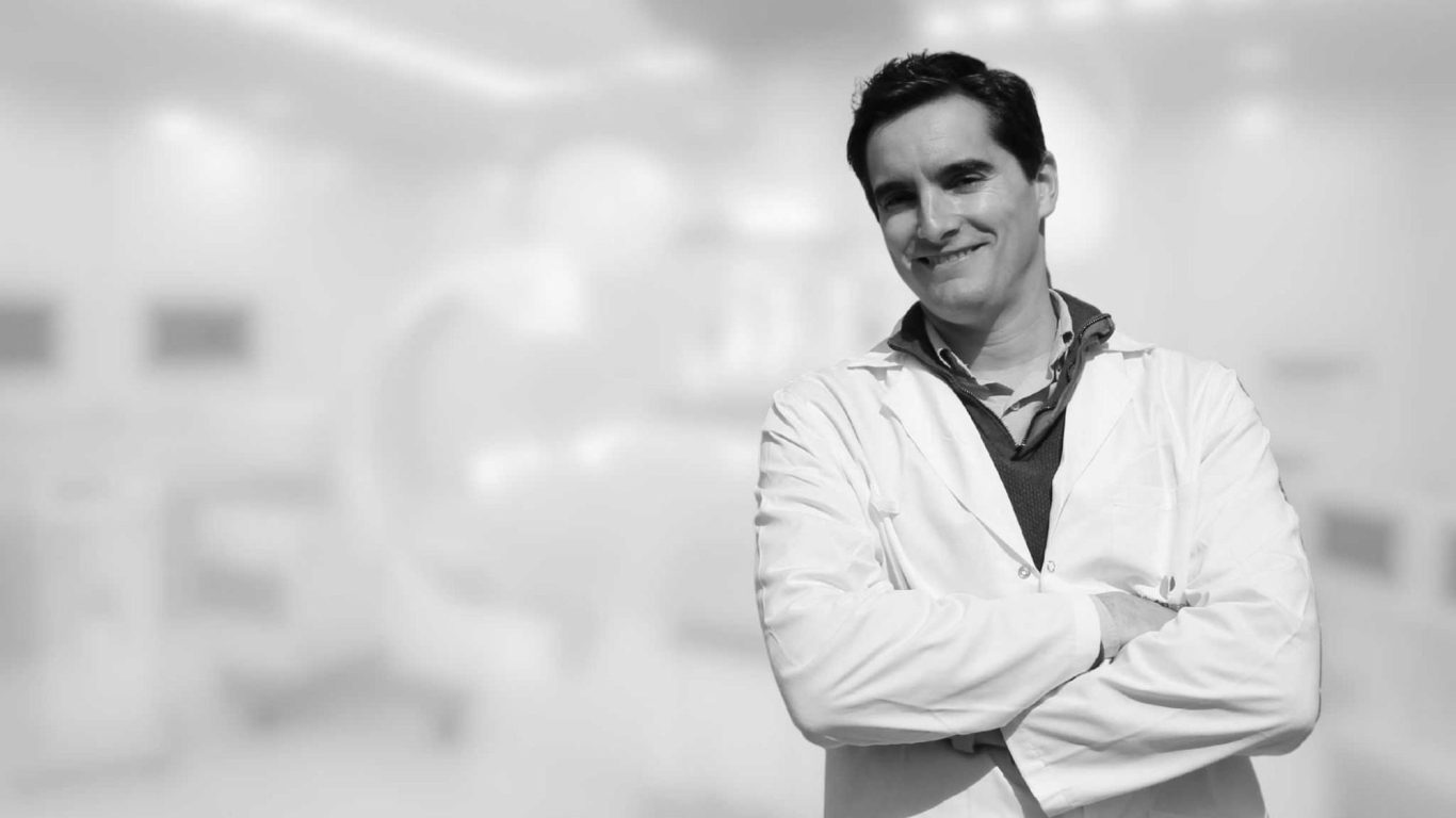 Imagen de la consulta del Dr. Javier García Gómez, especialista en otorrinolaringología en Cáceres. Con amplia experiencia en patologías de 